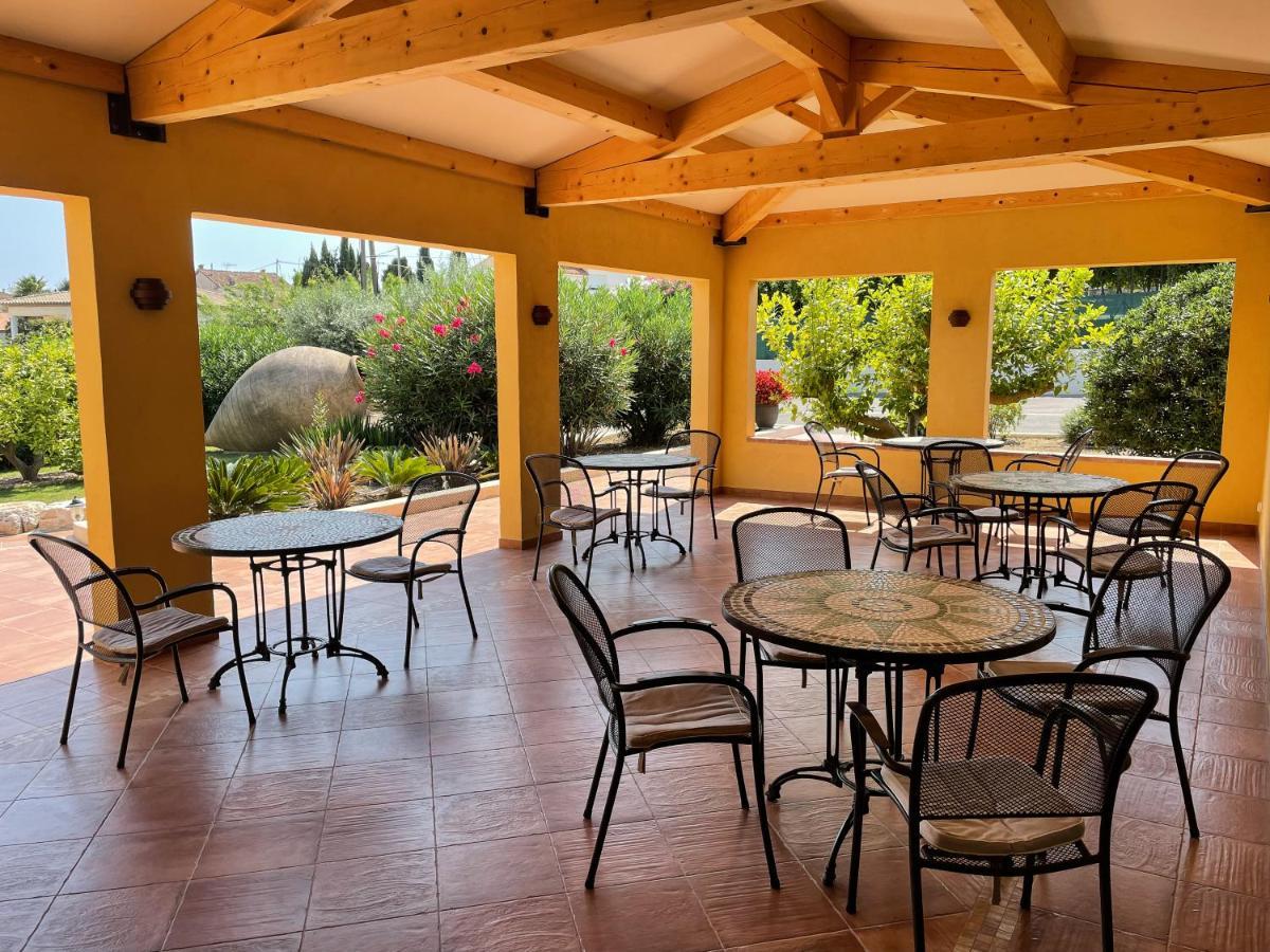 Hotel Marc-Hely La Colle-sur-Loup Exteriör bild