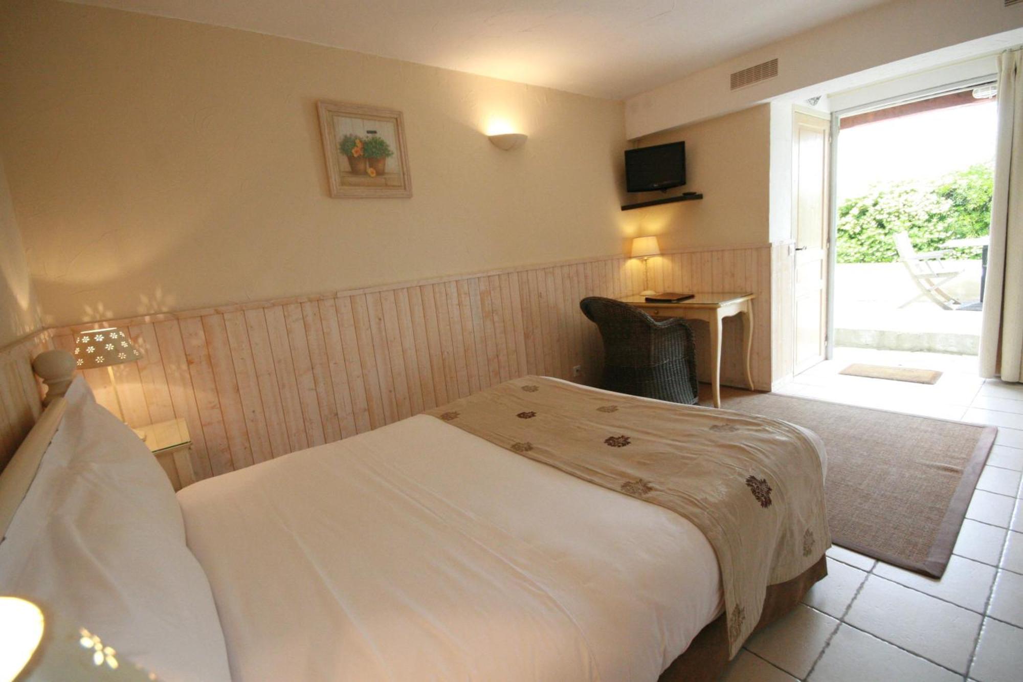 Hotel Marc-Hely La Colle-sur-Loup Rum bild