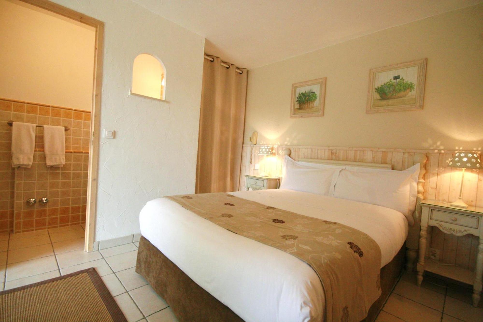 Hotel Marc-Hely La Colle-sur-Loup Rum bild